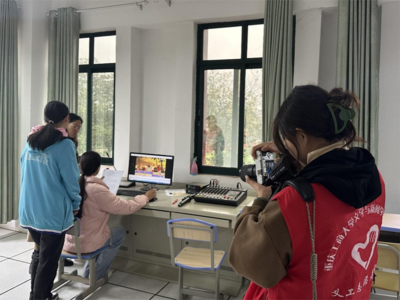 光影筑夢(mèng)，愛心同行——文新青服赴迎龍中學(xué)開展公益攝影攝像志愿服務(wù)活動(dòng)紀(jì)實(shí)