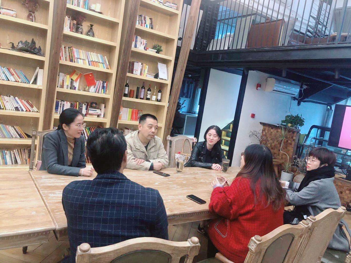 外國語學(xué)院與重慶嘉潤(rùn)騰外語培訓(xùn)學(xué)校共建實(shí)習(xí)基地，助力外語人才培養(yǎng)與信息咨詢服務(wù)發(fā)展